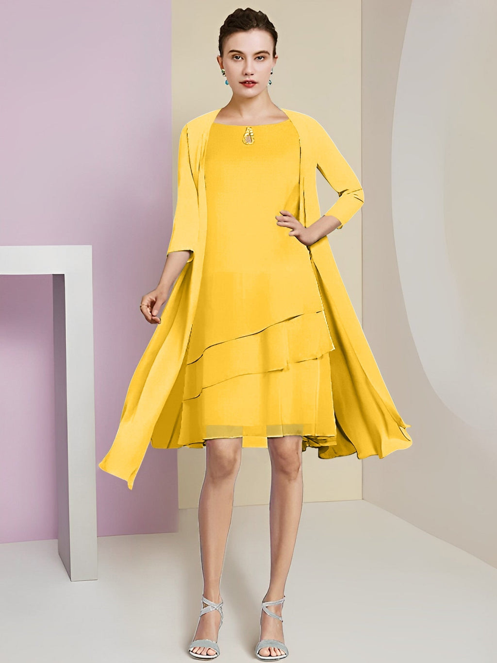 Vestidos de madre de la novia de corte A/princesa con escote joya y largo hasta la rodilla 