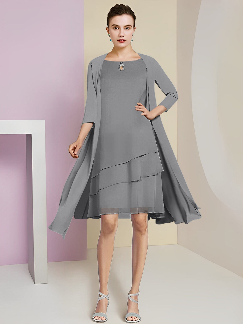 Vestidos de madre de la novia de corte A/princesa con escote joya y largo hasta la rodilla 