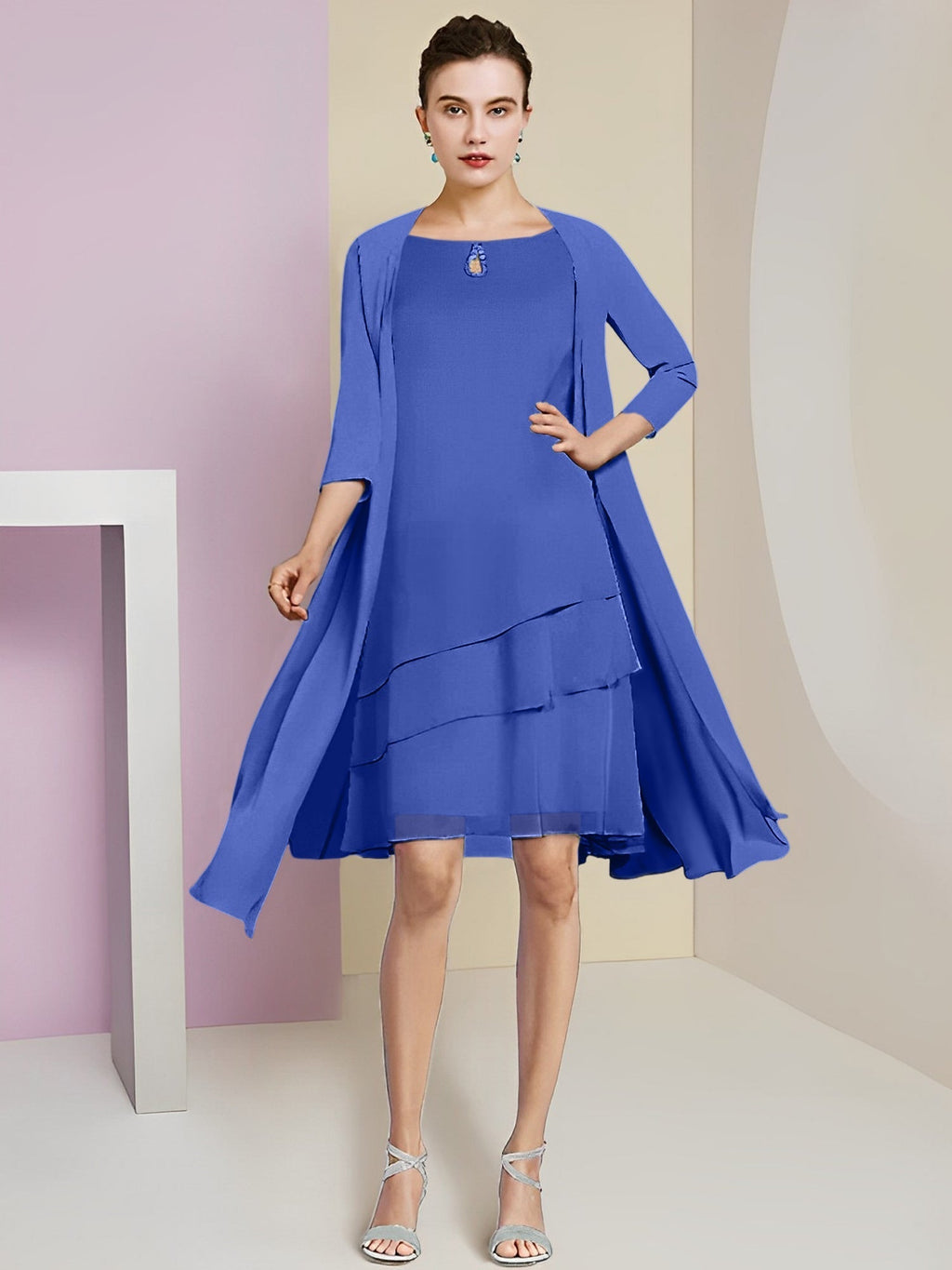 Vestidos de madre de la novia de corte A/princesa con escote joya y largo hasta la rodilla 