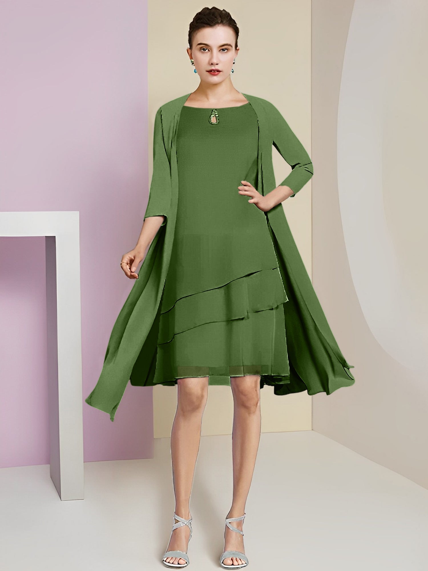 Vestidos de madre de la novia de corte A/princesa con escote joya y largo hasta la rodilla 