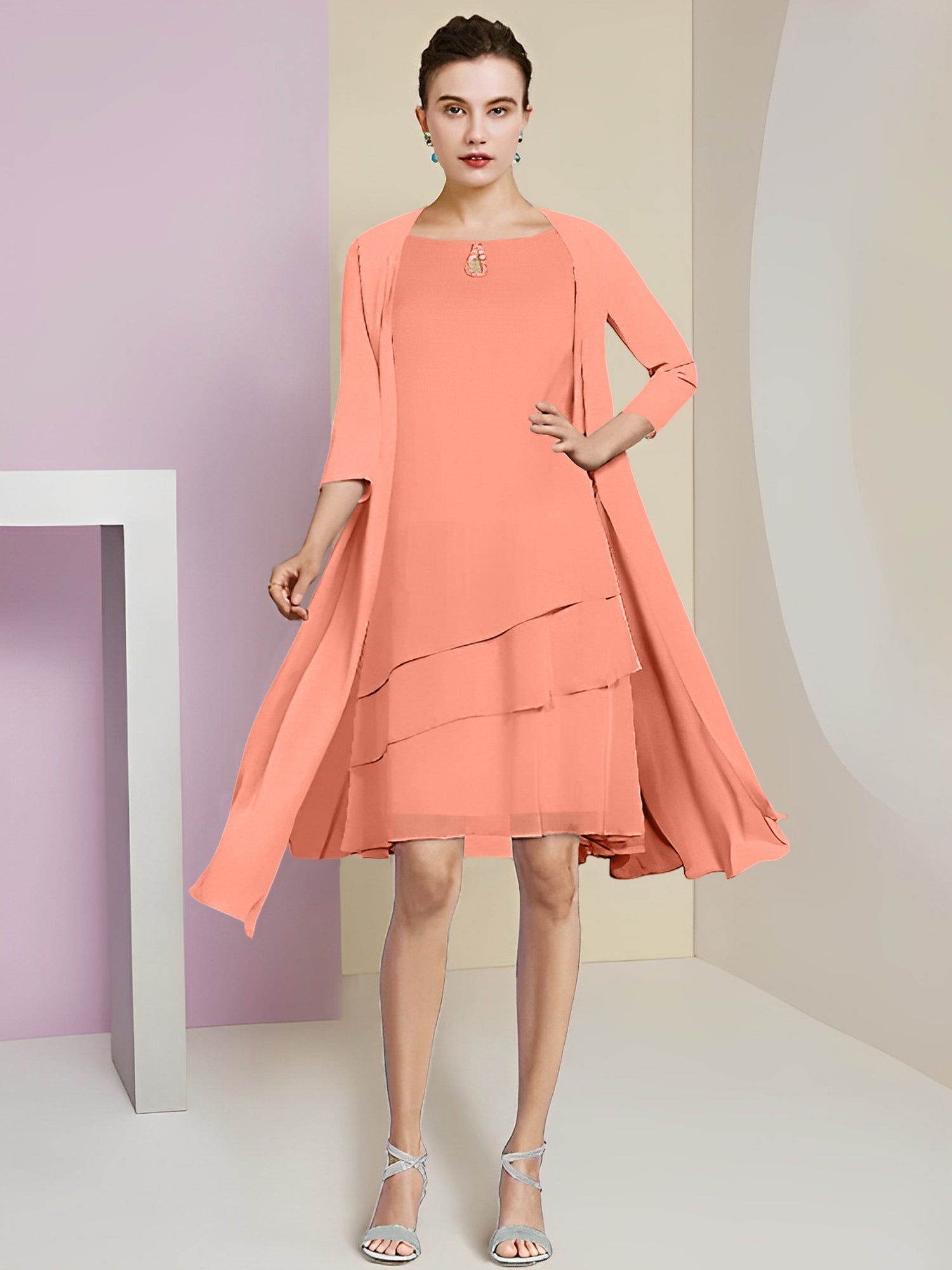 Vestidos de madre de la novia de corte A/princesa con escote joya y largo hasta la rodilla 
