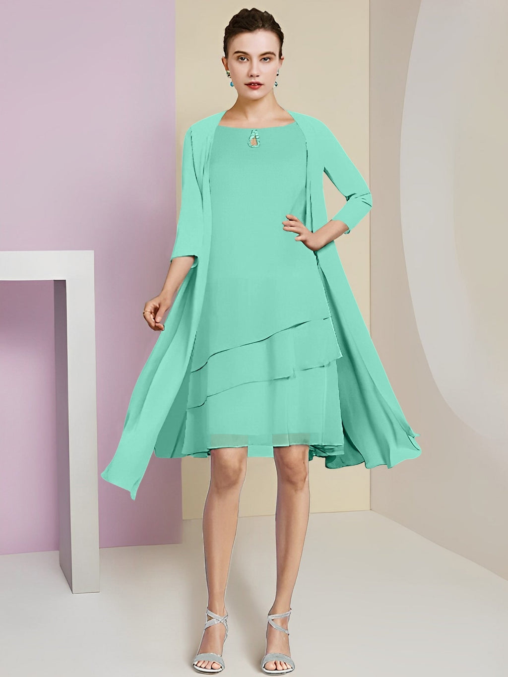 Vestidos de madre de la novia de corte A/princesa con escote joya y largo hasta la rodilla 