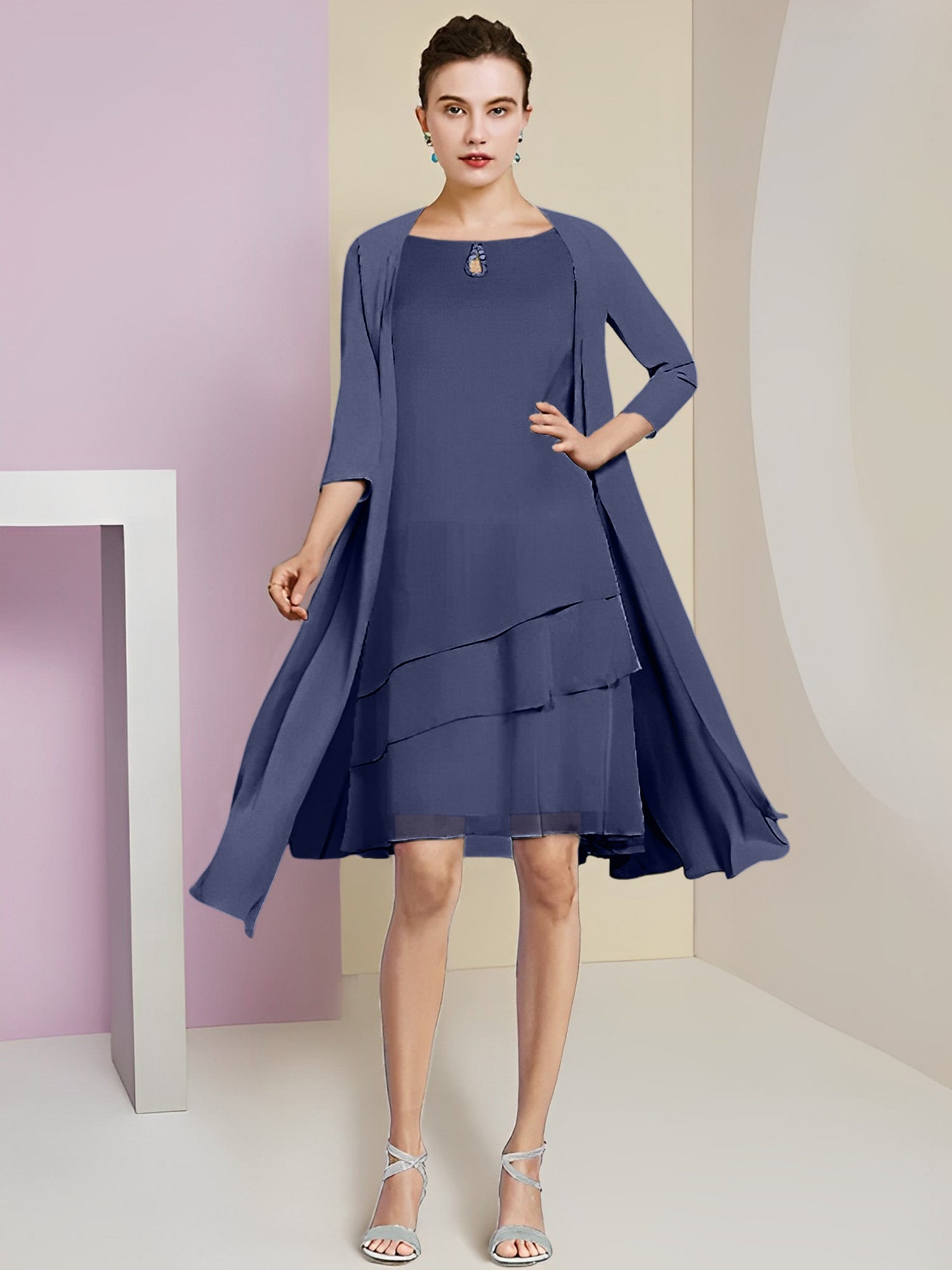 Vestidos de madre de la novia de corte A/princesa con escote joya y largo hasta la rodilla 