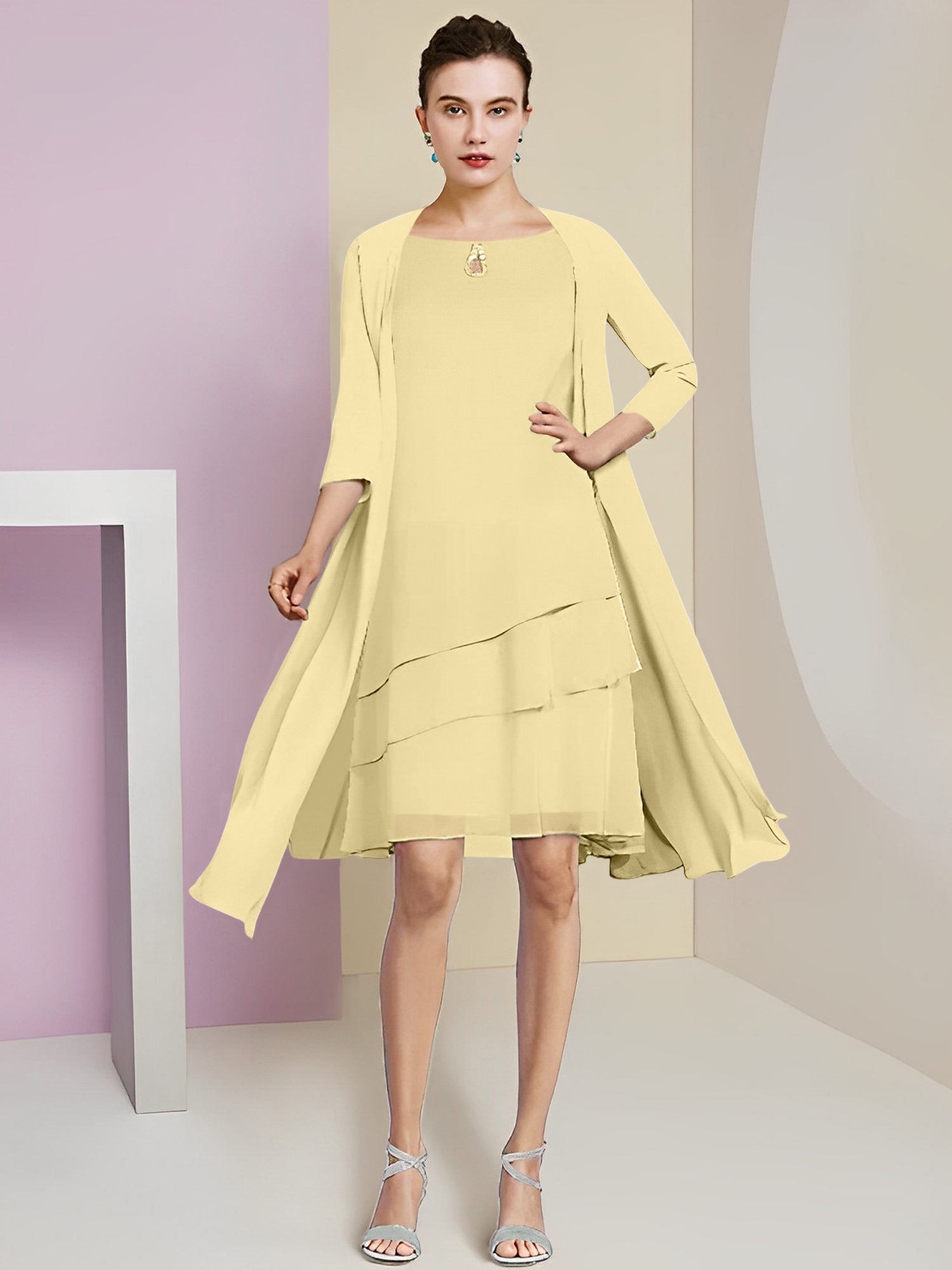 Vestidos de madre de la novia de corte A/princesa con escote joya y largo hasta la rodilla 