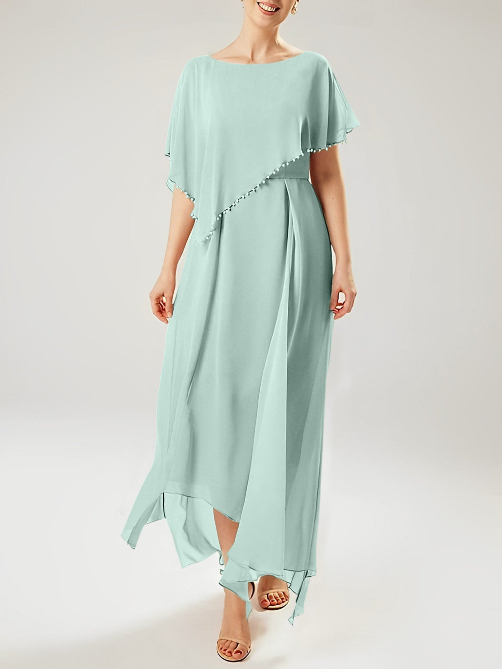 Vestidos de madre de la novia con mangas cortas, corte tubo/columna y borlas 