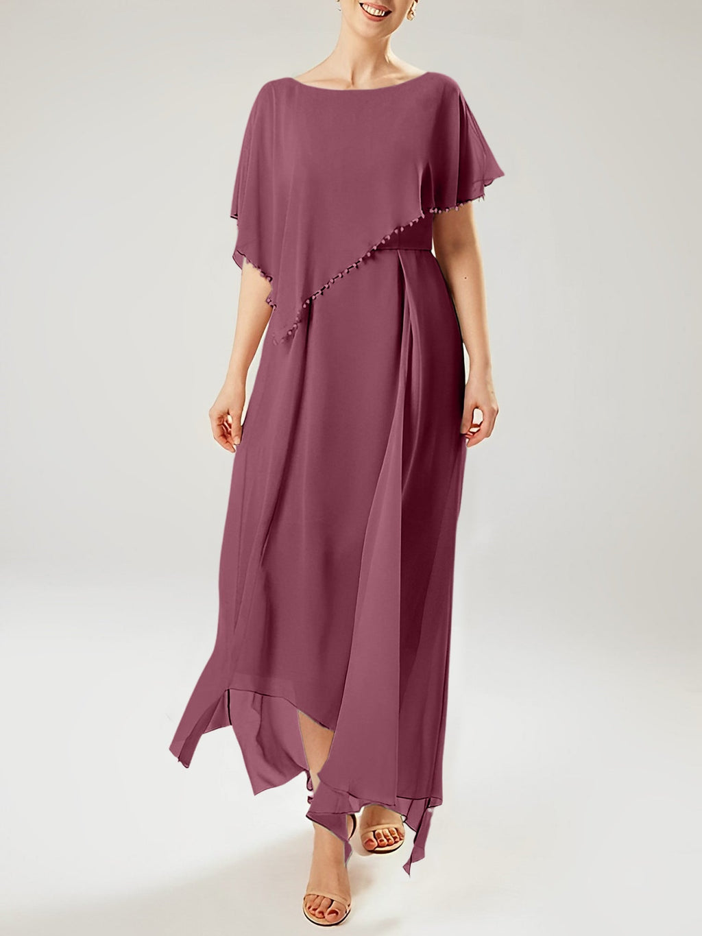 Vestidos de madre de la novia con mangas cortas, corte tubo/columna y borlas 