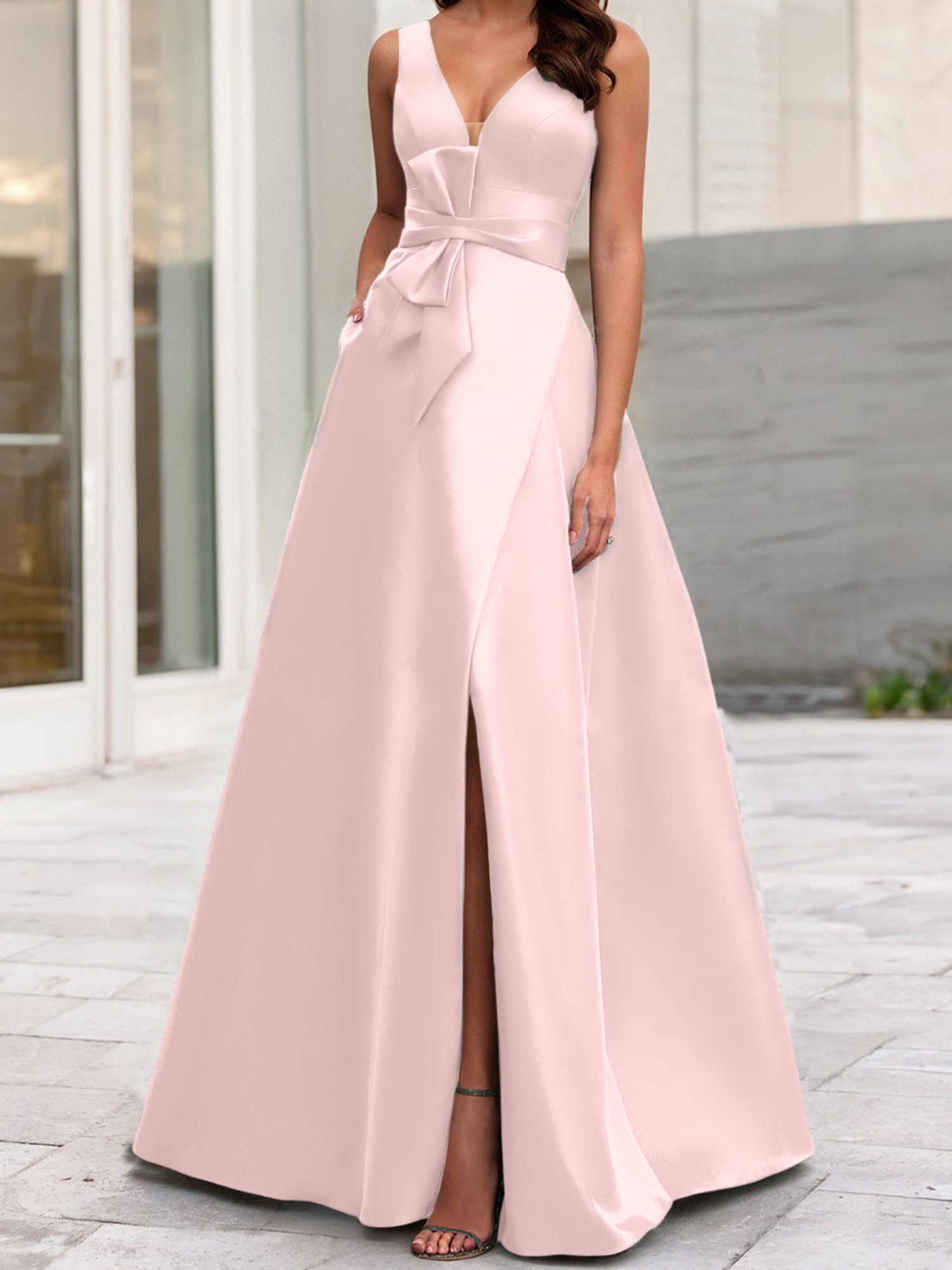 Ärmelloses A-Linien-/Prinzessinnenkleid mit V-Ausschnitt und Seitenschlitz für die Mutter der Braut 