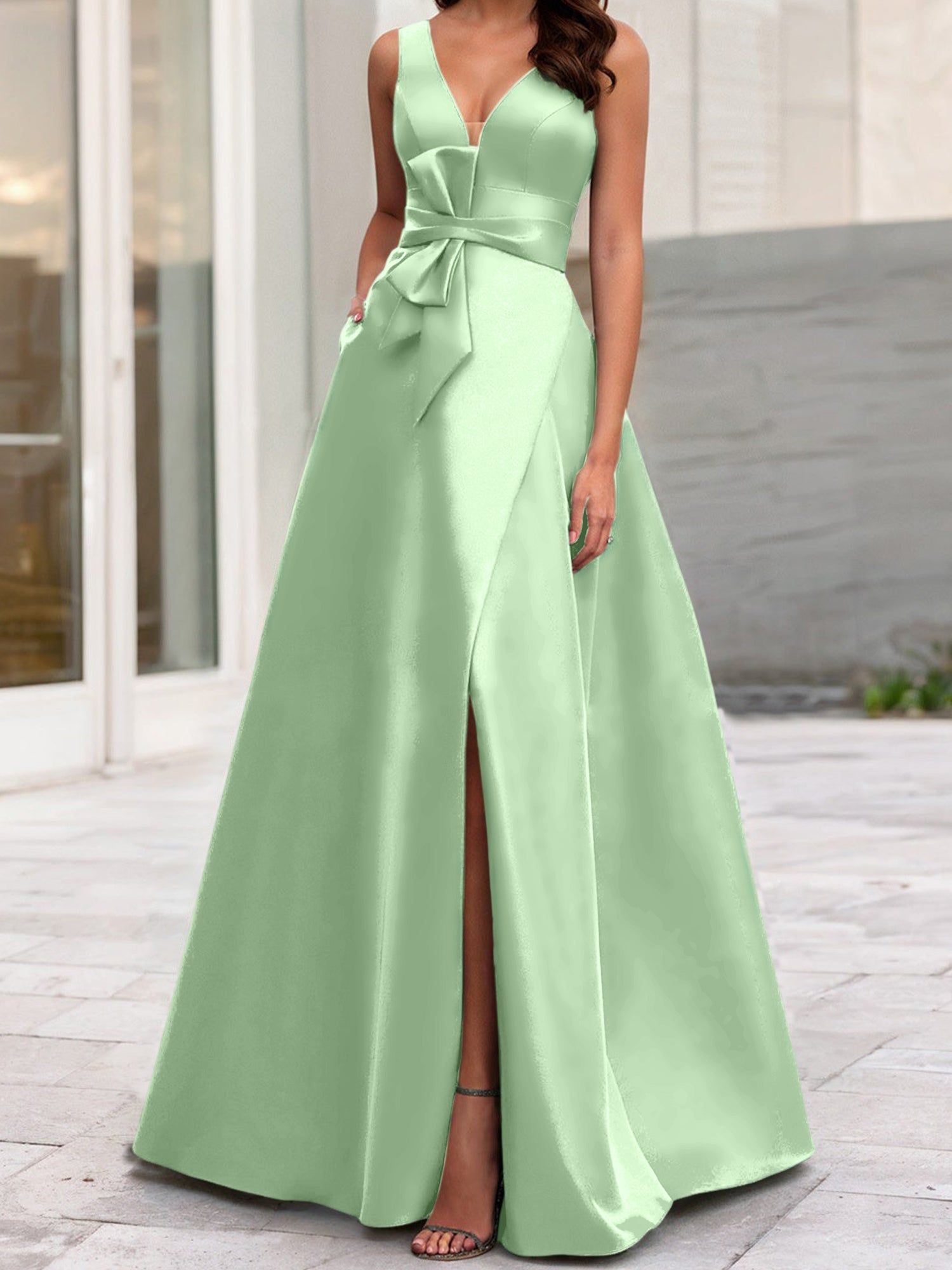 Ärmelloses A-Linien-/Prinzessinnenkleid mit V-Ausschnitt und Seitenschlitz für die Mutter der Braut 