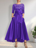 A-Linien-Kleid mit asymmetrischem Ausschnitt, Illusion-Effekt, Satinspitze und Schleife für die Mutter der Braut