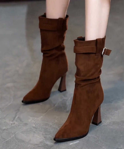 Einfache, gespleißte Stiefel mit klobigem Absatz und spitzer Zehenpartie aus schokoladenbraunem Wildleder 