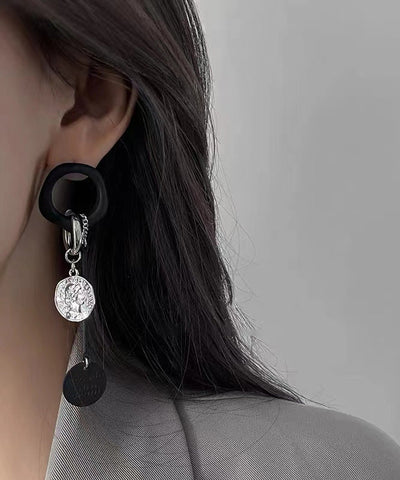Pendientes colgantes con borlas de disco de cobre negro hechos a mano 