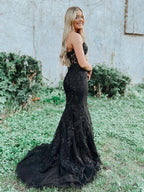 Vestido de fiesta largo de encaje con escote corazón de sirena y apliques