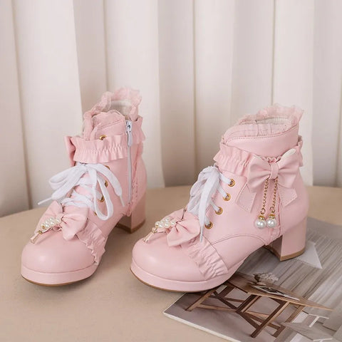 - Zapatos de Lolita de tacón grueso en rosa, blanco y negro con nudo de mariposa y perlas con cordones para mujer, bonitos botines de invierno de princesa para cosplay, talla 42 