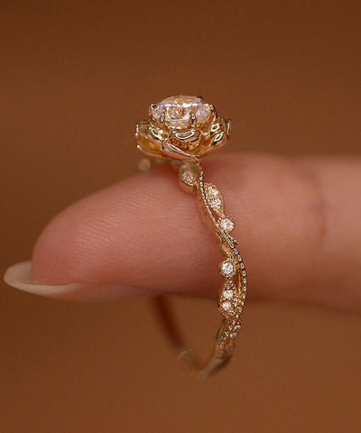Nuevos anillos de aleación de oro con incrustaciones de circonita y gemas color rosa 