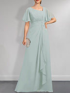 A-Linien-Kleid aus Chiffon in Bodenlänge mit asymmetrischem Schnitt, plissiert und mit Pailletten und Perlenstickerei