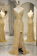 Glitzerndes Meerjungfrauen-Abendkleid mit Spaghettiträgern, goldenen Pailletten und Schlitz vorne