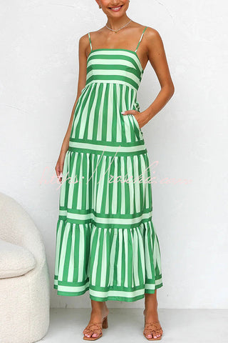 Vestido midi de corte A con bolsillos fruncidos en la espalda y estampado de rayas Beachy Dreams 