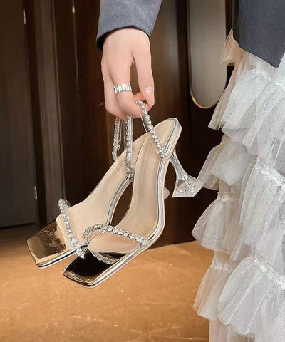 Stilvolle High Heel Sandalen aus Seide mit Zirkonia-Spleißen und Schnallenriemen 