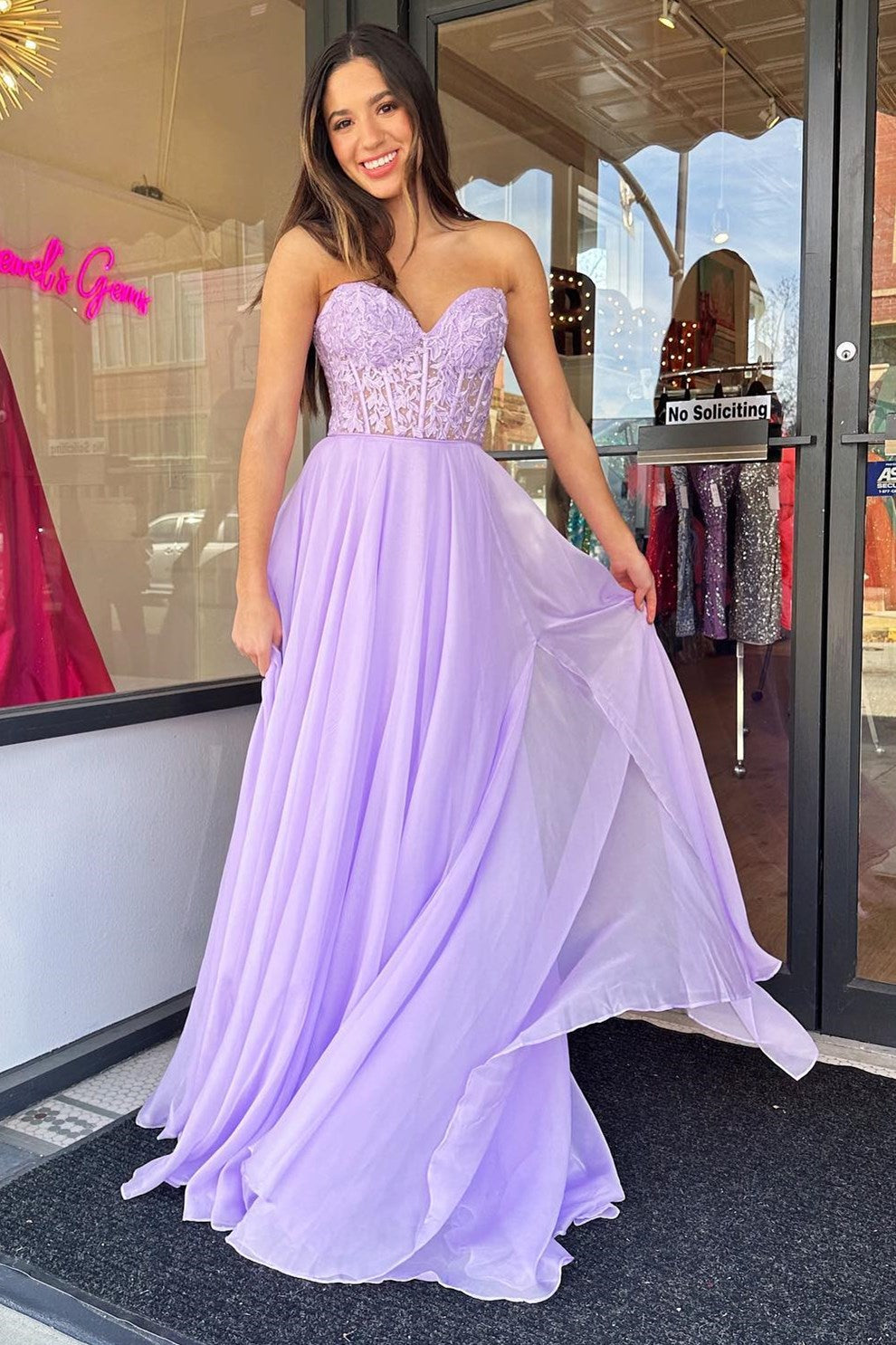 A-Linien-Chiffon-Abendkleid mit herzförmigem Ausschnitt und Puffärmeln