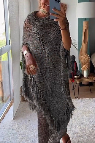 Poncho-Pullover mit Wasserfallausschnitt und unregelmäßiger Quaste