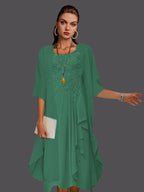 Zweiteiliges, ärmelloses A-Linien-Kleid aus Chiffonspitze mit Faltenapplikationen 