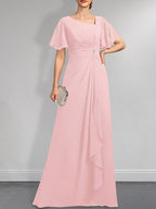 A-Linien-Kleid aus Chiffon in Bodenlänge mit asymmetrischem Schnitt, plissiert und mit Pailletten und Perlenstickerei
