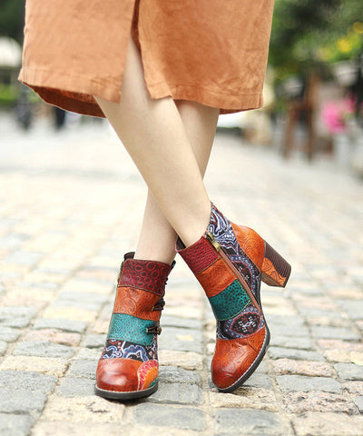 Botas vintage de tacón grueso con empalme en relieve marrón 