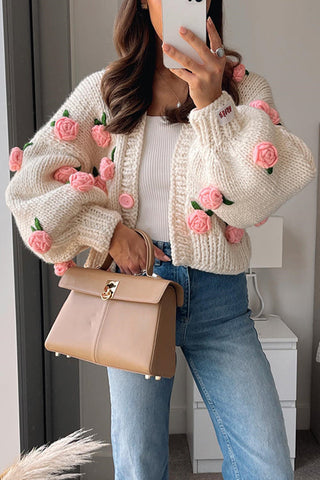 Cárdigan tipo suéter con botones y apliques de flores de Meridress