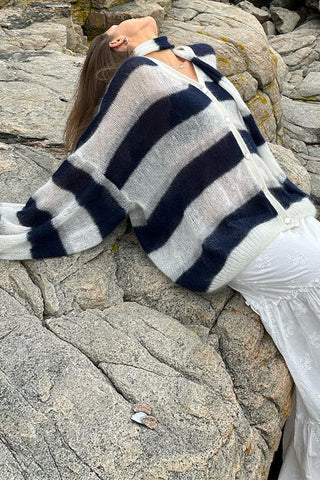 Suéter Meridress con mangas farol, botones, rayas en bloques de color y bufanda