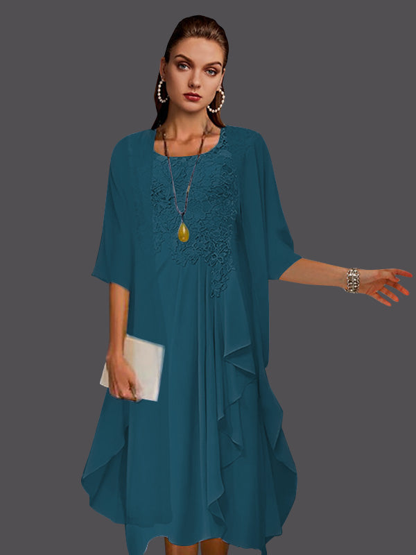 Zweiteiliges, ärmelloses A-Linien-Kleid aus Chiffonspitze mit Faltenapplikationen 