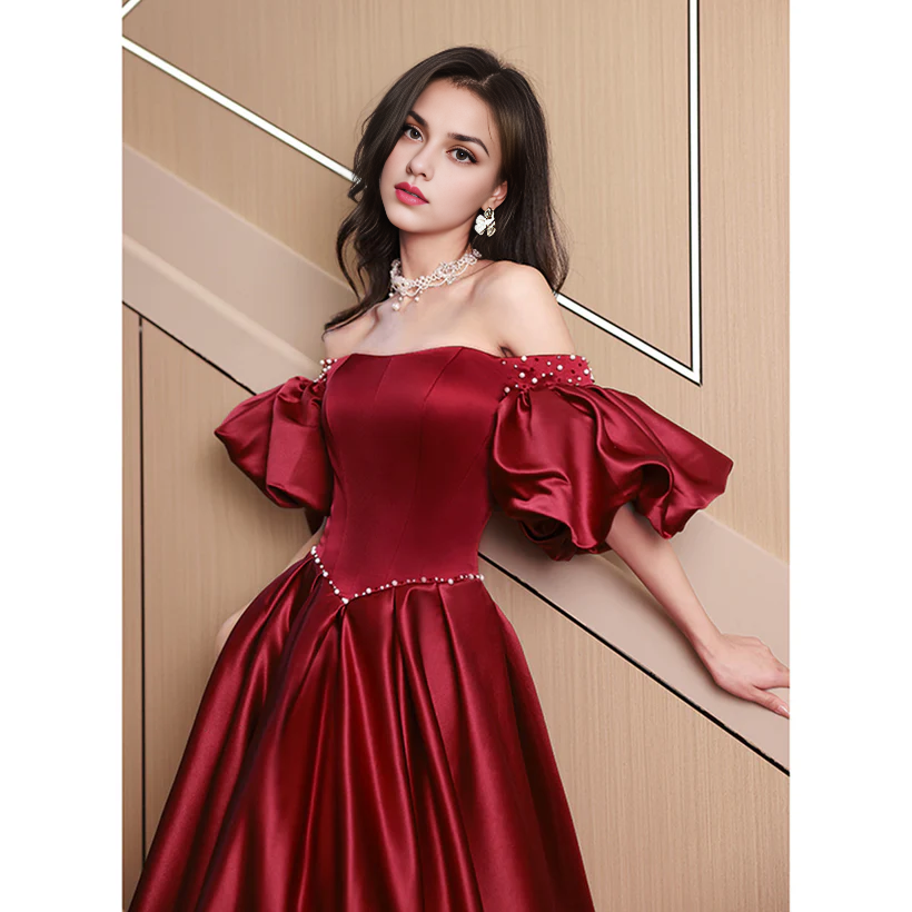 Vestido de fiesta largo de satén con cuentas y mangas abullonadas de princesa en forma de A