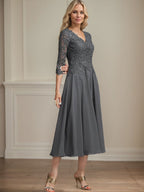A-Linien-Kleid aus Chiffonspitze mit V-Ausschnitt, Teelänge, Perlen- und Paillettenstickerei für die Mutter der Braut 