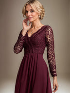 A-Linien-Kleid aus Chiffon mit V-Ausschnitt und asymmetrischer Spitze für die Mutter der Braut