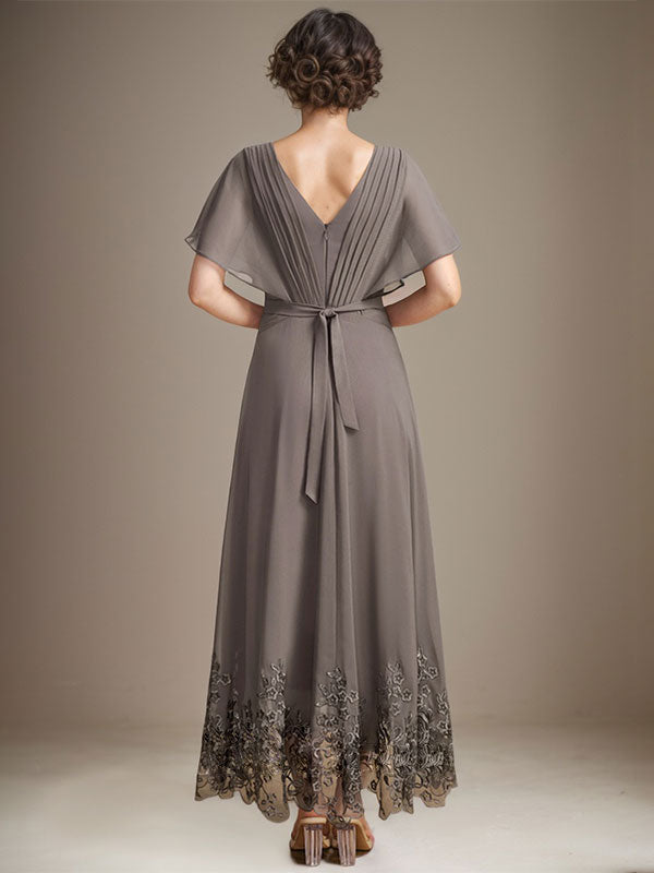 A-Linien-Kleid aus Chiffon mit asymmetrischem V-Ausschnitt und Spitze für die Mutter der Braut mit Falten