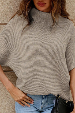 apricotfarbener Pullover mit hohem Kragen und Fledermausärmeln 