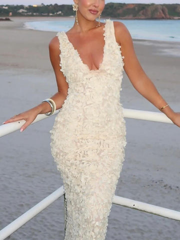 Vestido largo de tubo con abertura y apliques florales de rosas para fiesta 