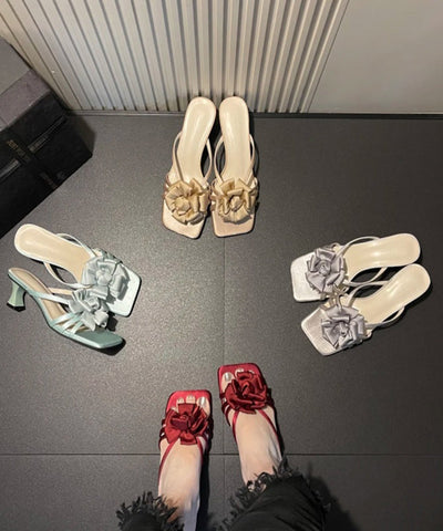 Edle weinrote Satin High Heels mit Blumenmuster und Peep Toe 