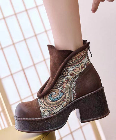 Retro-Stiefeletten mit Stickerei und klobigem Absatz in Kaffee 
