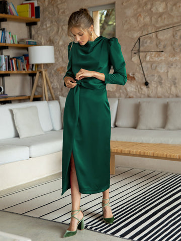 Vestido midi de satén Ximena de manga larga - Esmeralda 
