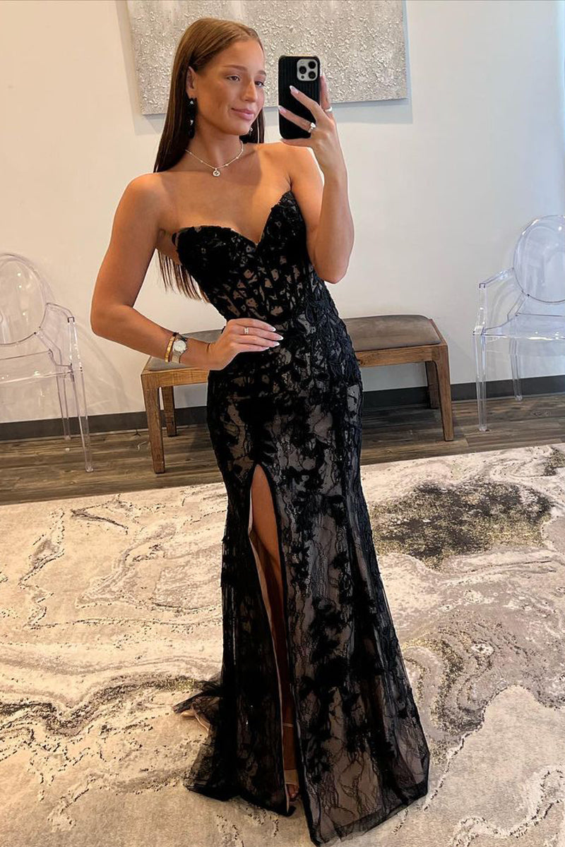 Meerjungfrauen-Abendkleid aus Spitze, trägerlos und mit Schlitz