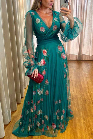 Sending Love To You – Maxikleid aus Tüll mit Blumen-Patchwork 