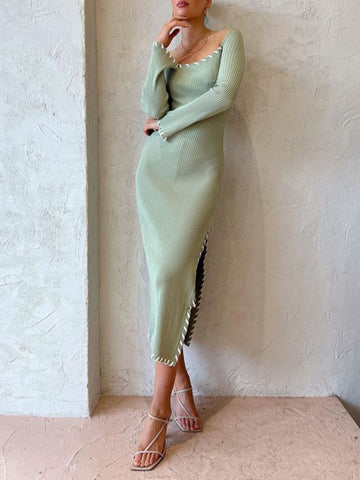 Vestido midi ajustado con abertura y cintura alta en color liso 