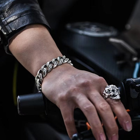 Pulsera de cadena de eslabones tallada en plata de ley 