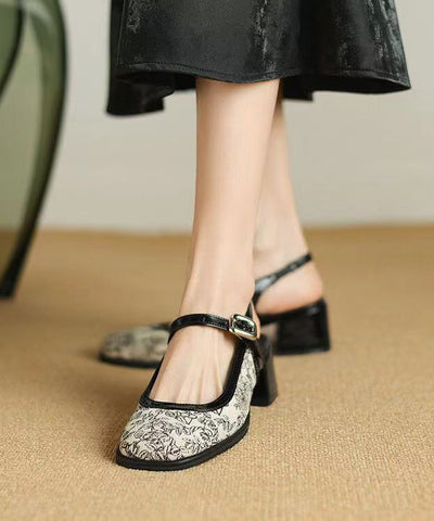 Sandalias originales de tacón grueso con tiras y hebilla en beige 