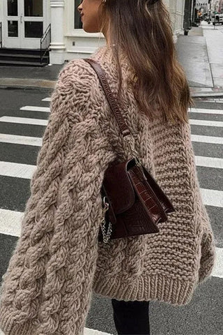 Suéter de punto trenzado extragrande con cuello redondo de Meridress