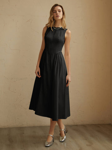 Ärmelloses Midikleid mit Plissierung und Taschen 