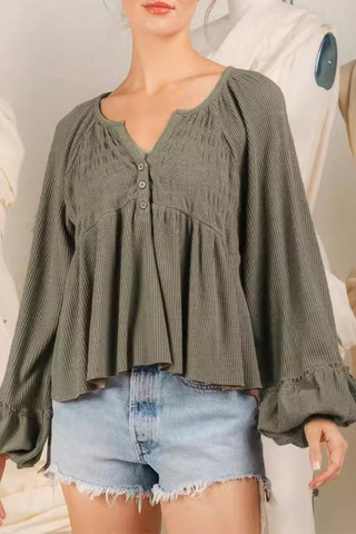 Blusa informal de cuello en V con botones y fruncido de color liso para uso diario (5 colores) 