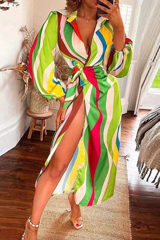 Love Many Ways – Bedrucktes Midi-Hemdkleid mit Wickel- und Schlitzdesign zum Binden 