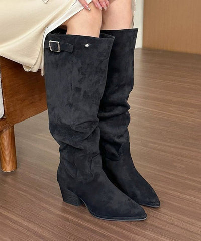 Khakifarbene, klobige Wildlederstiefel mit schickem Spleißdesign und spitzer Zehenpartie 