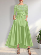 A-Linien-Kleid mit asymmetrischem Ausschnitt, Illusion-Effekt, Satinspitze und Schleife für die Mutter der Braut